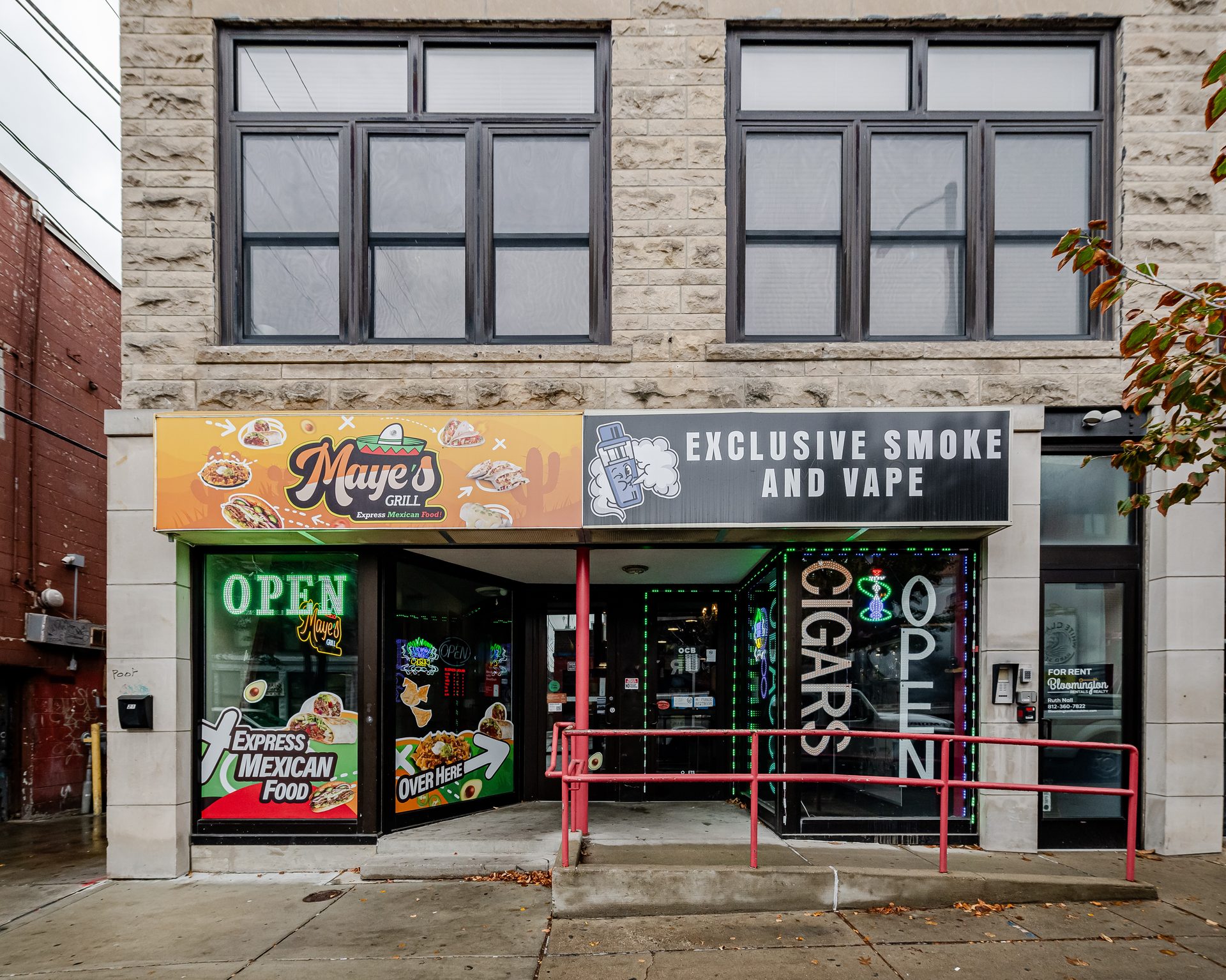 Maye's Grill - Bloomington
